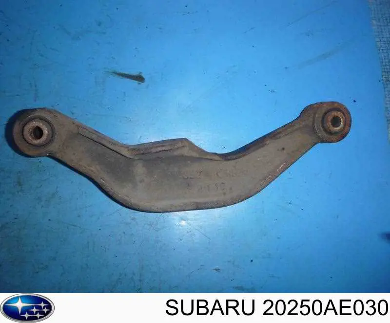 Верхний правый рычаг задней подвески 20250AE030 Subaru