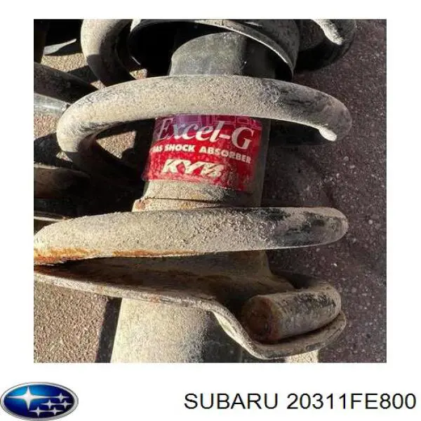 Амортизатор передний правый 20311FE800 Subaru