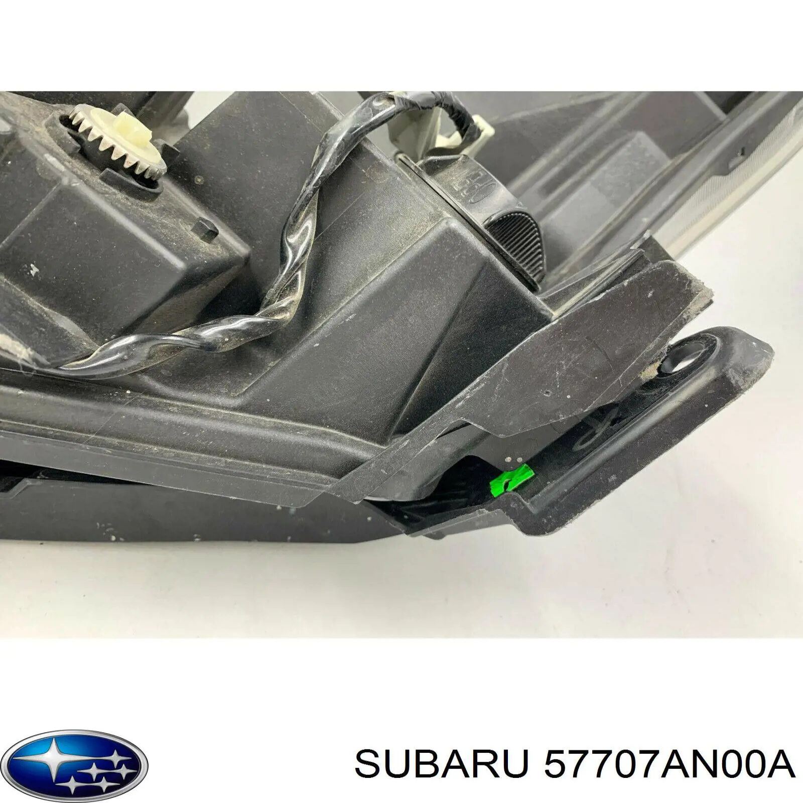 Правое крепление переднего бампера FPS FP6743934 цена, от 16.64 USD