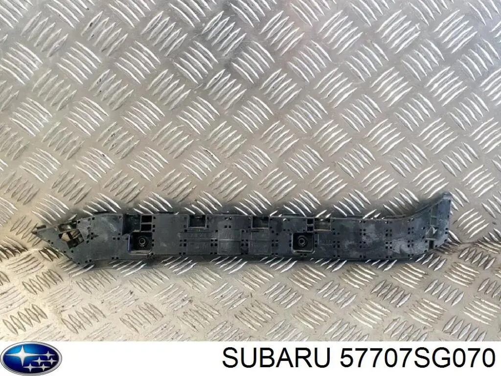 Кронштейн бампера заднего левый 57707AL070 Subaru