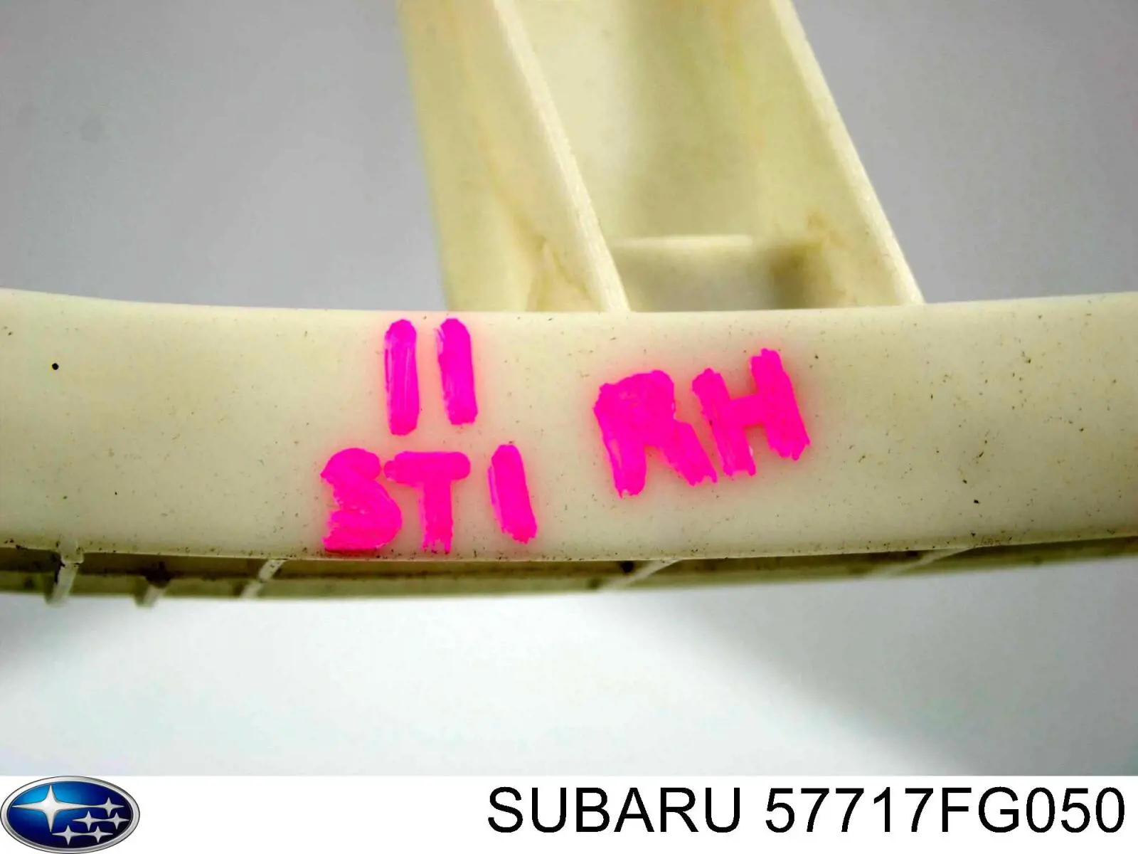Крепление бамера правое Subaru 57717FG050 цена, от 26.78 USD