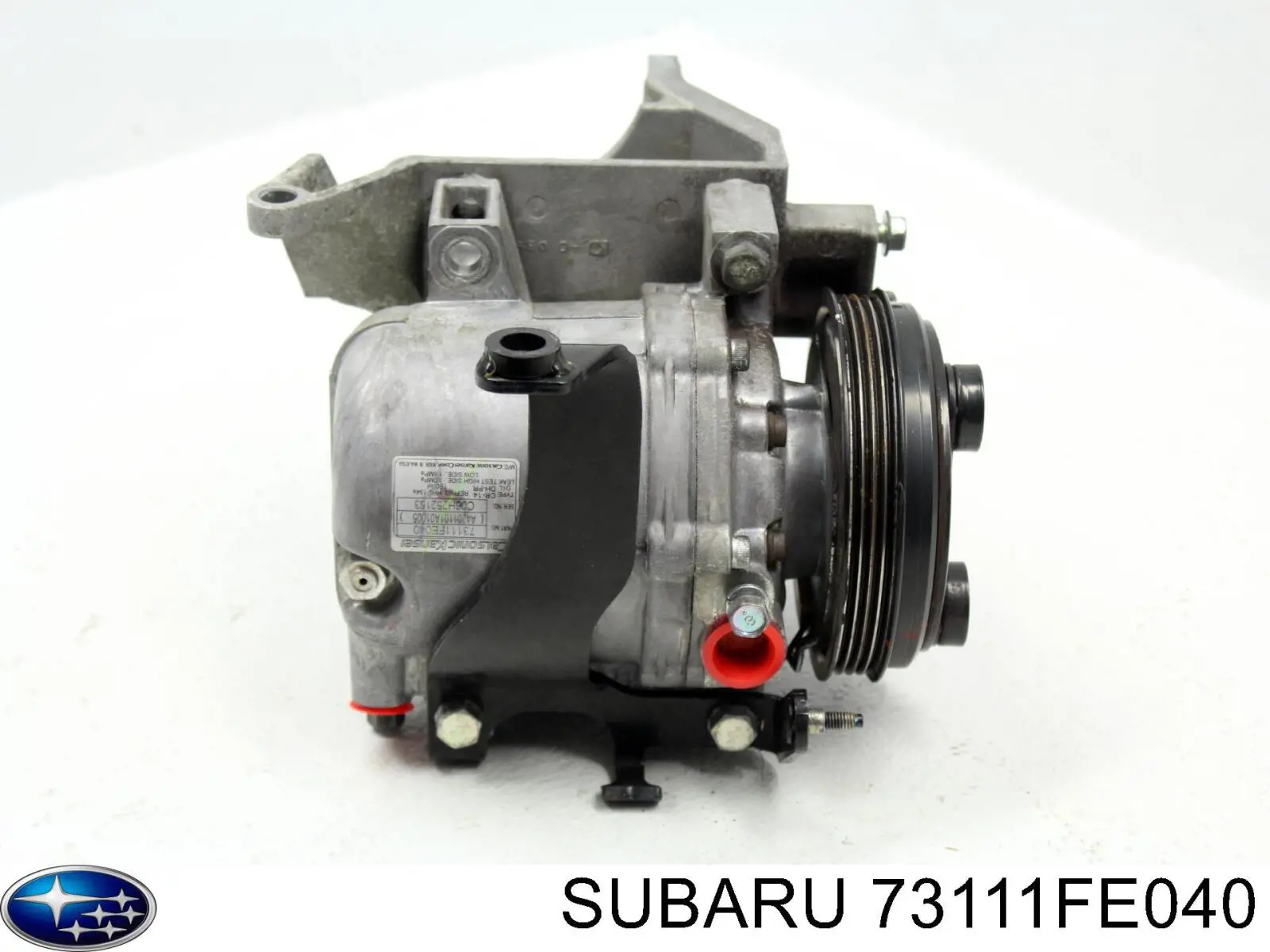 Компрессор кондиционера 73111FE040 Subaru