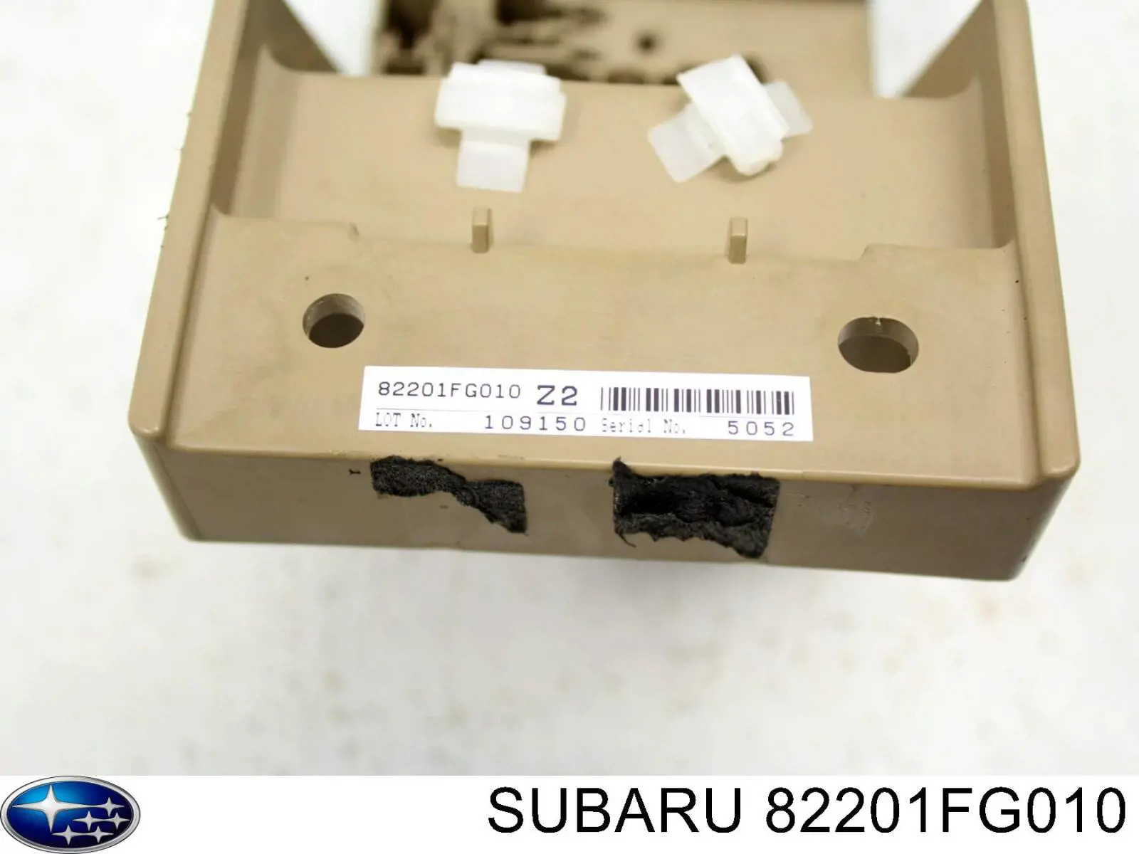 Блок предохранителей задний салонный 82201FG010 Subaru