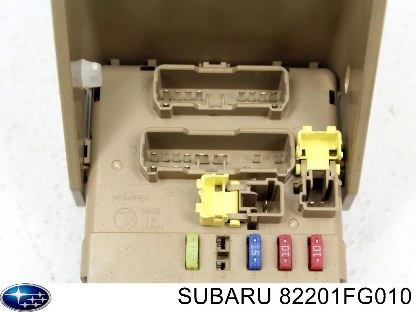 Блок предохранителей задний салонный 82201FG010 Subaru