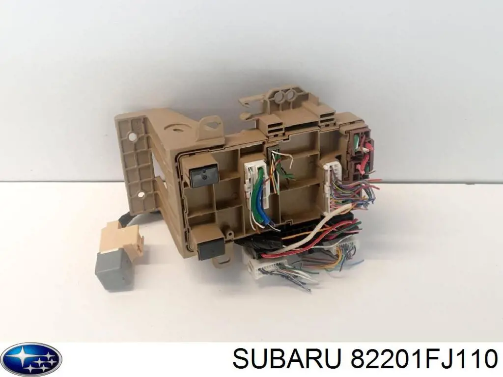 82201FJ110 Subaru Монтажный блок предохранителей