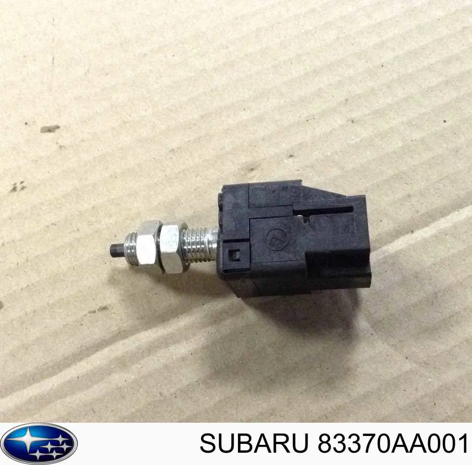 Датчик включения фонарей заднего хода Subaru 83370AA001