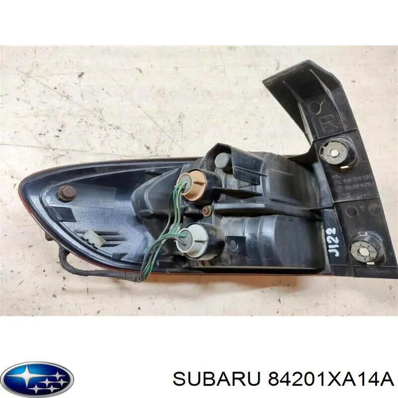 Фонарь задний правый внешний 84201XA14A Subaru
