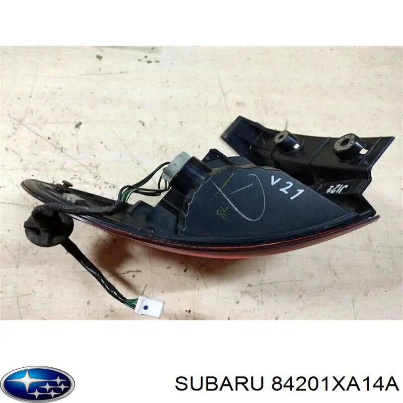 84201XA14A Subaru Задний правый внешний фонарь