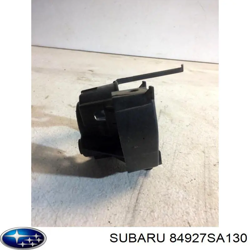 84927SA130 Subaru Крепление противотуманки правой
