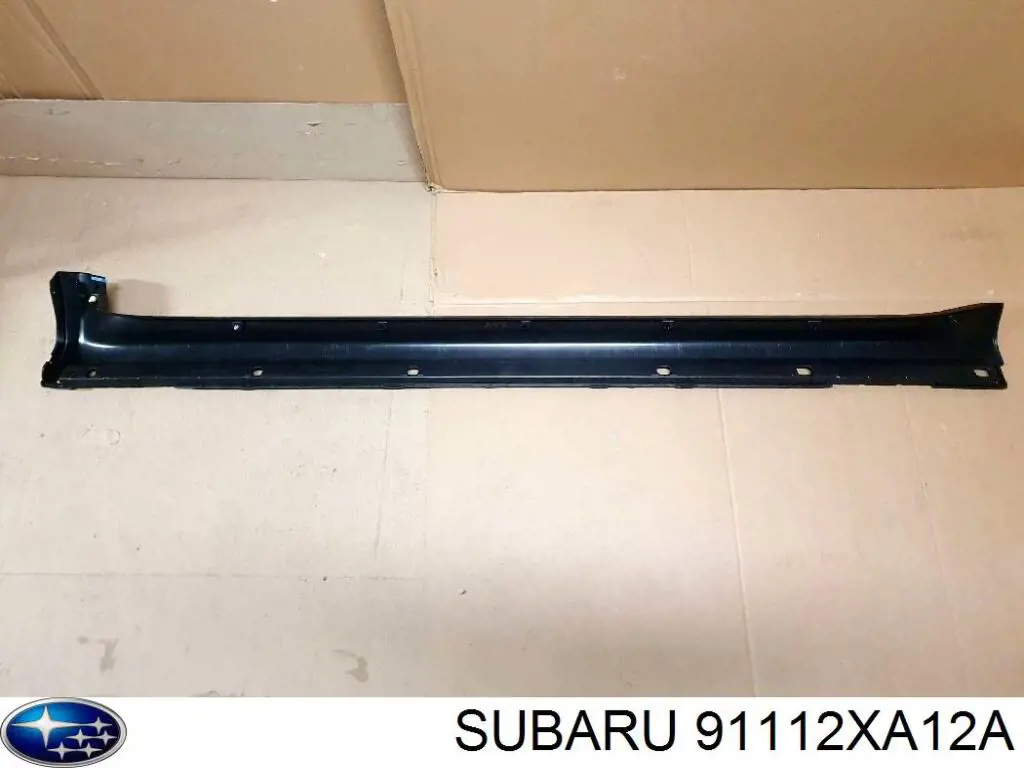 Накладка (молдинг) порога наружная правая Subaru 91112XA12A