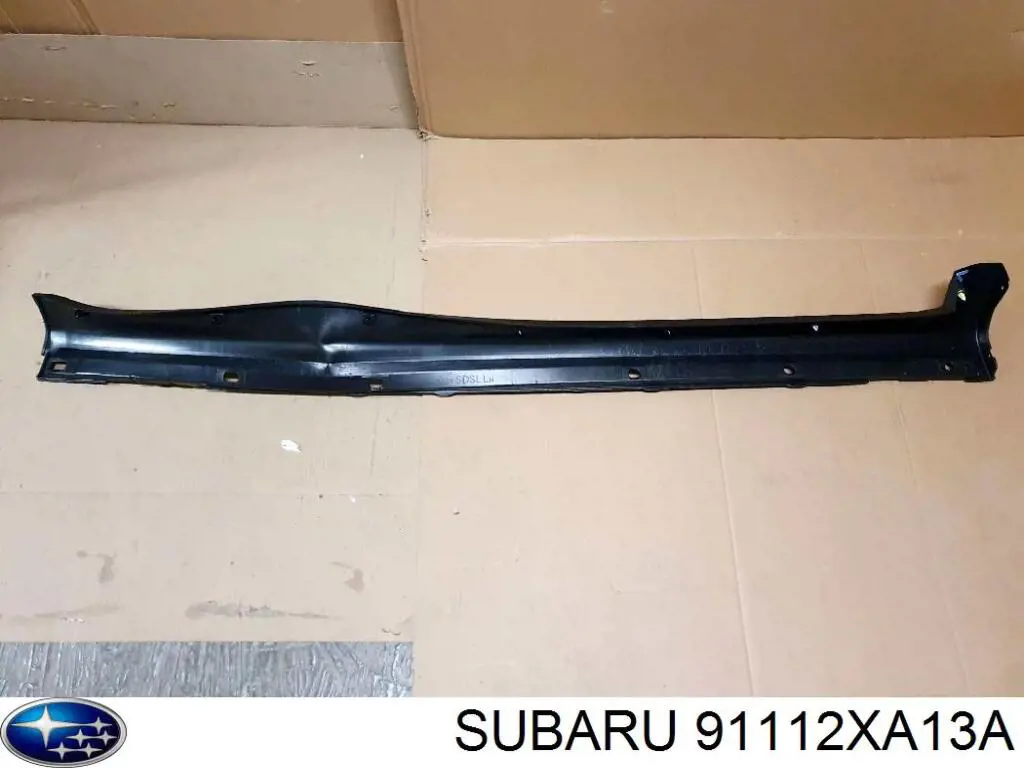 Накладка (молдинг) порога наружная левая Subaru 91112XA13A