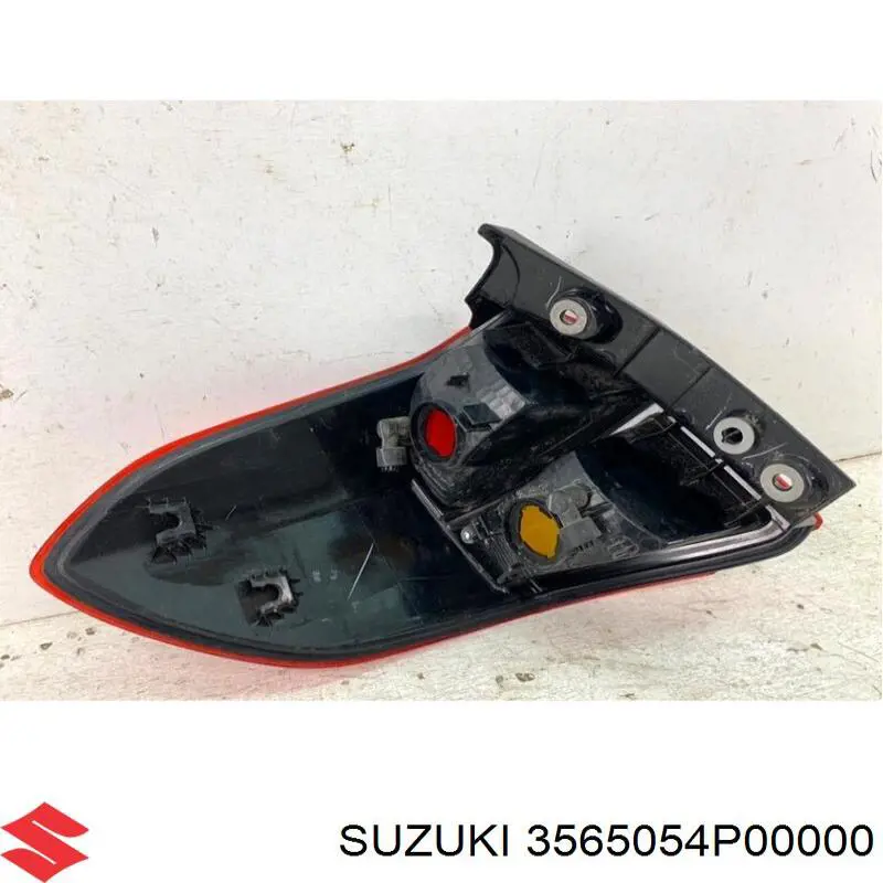 3565054P00000 Suzuki lanterna traseira direita externa