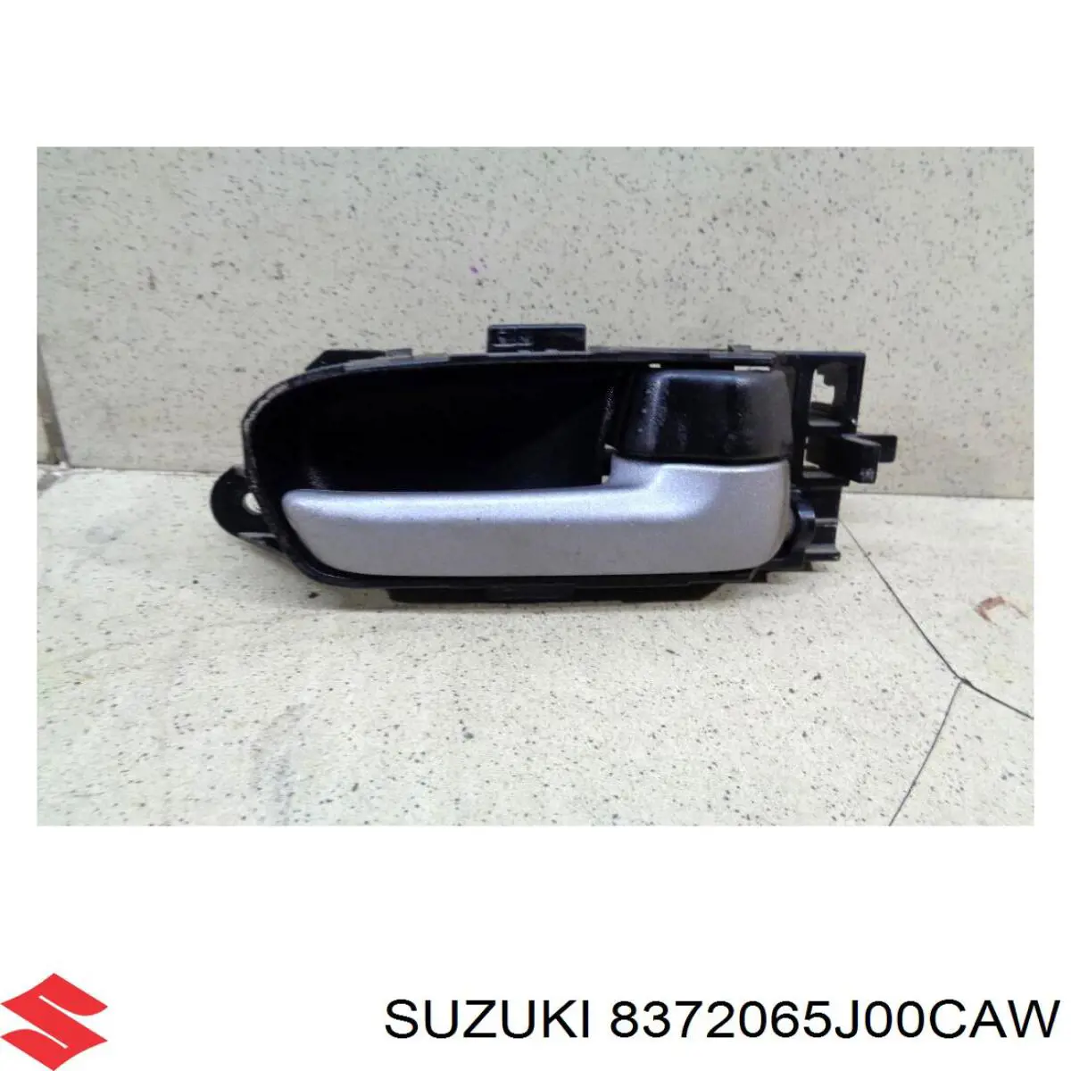 Обшивка (облицовка) внутренняя двери передней левой 8372065J00CAW Suzuki