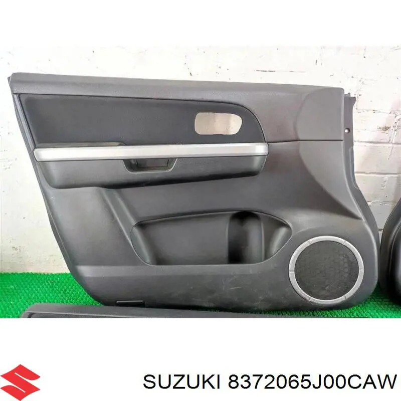 Обшивка двери передней левой Suzuki 8372065J00CAW цена, от 16.07 USD