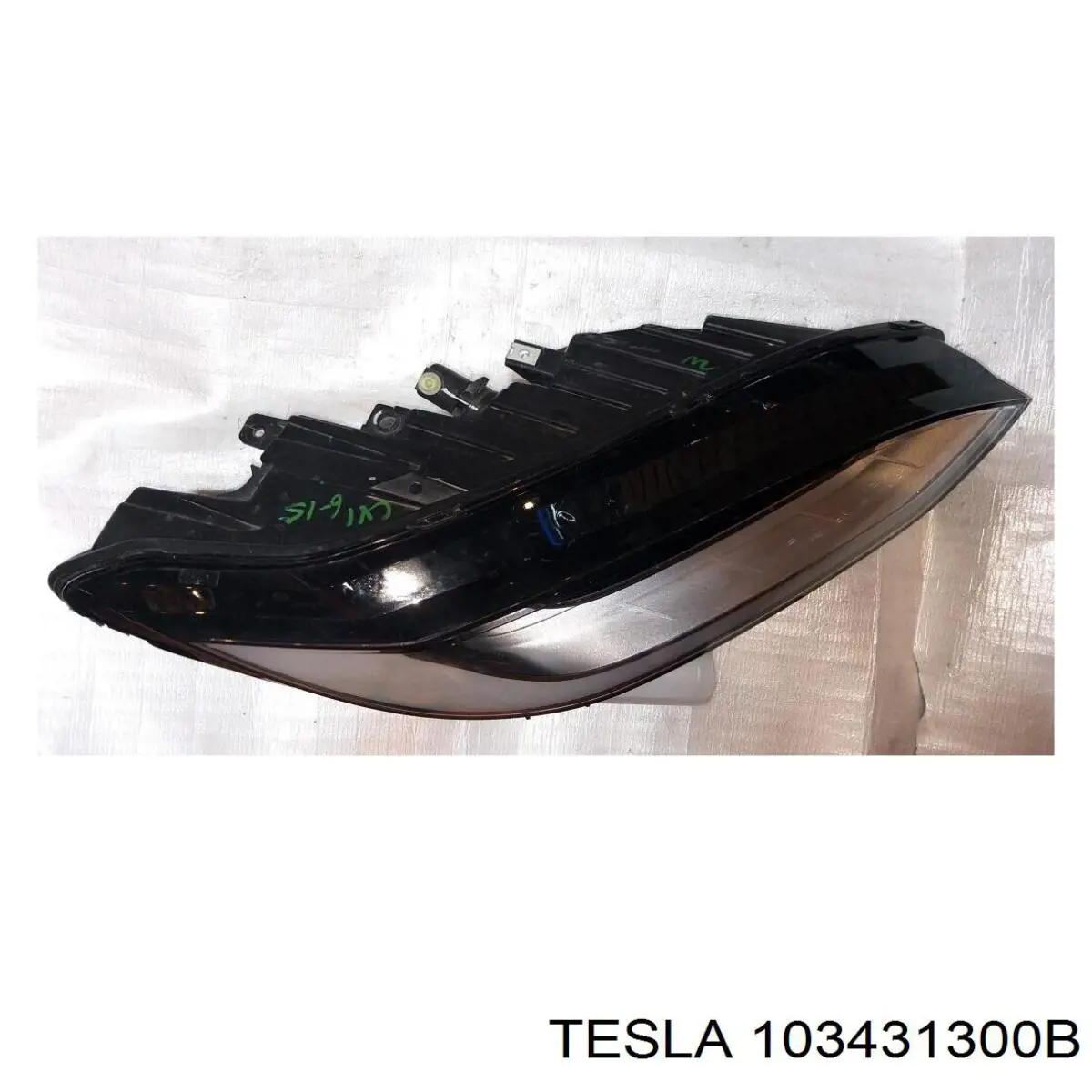 Фара передняя правая на Tesla Model X  