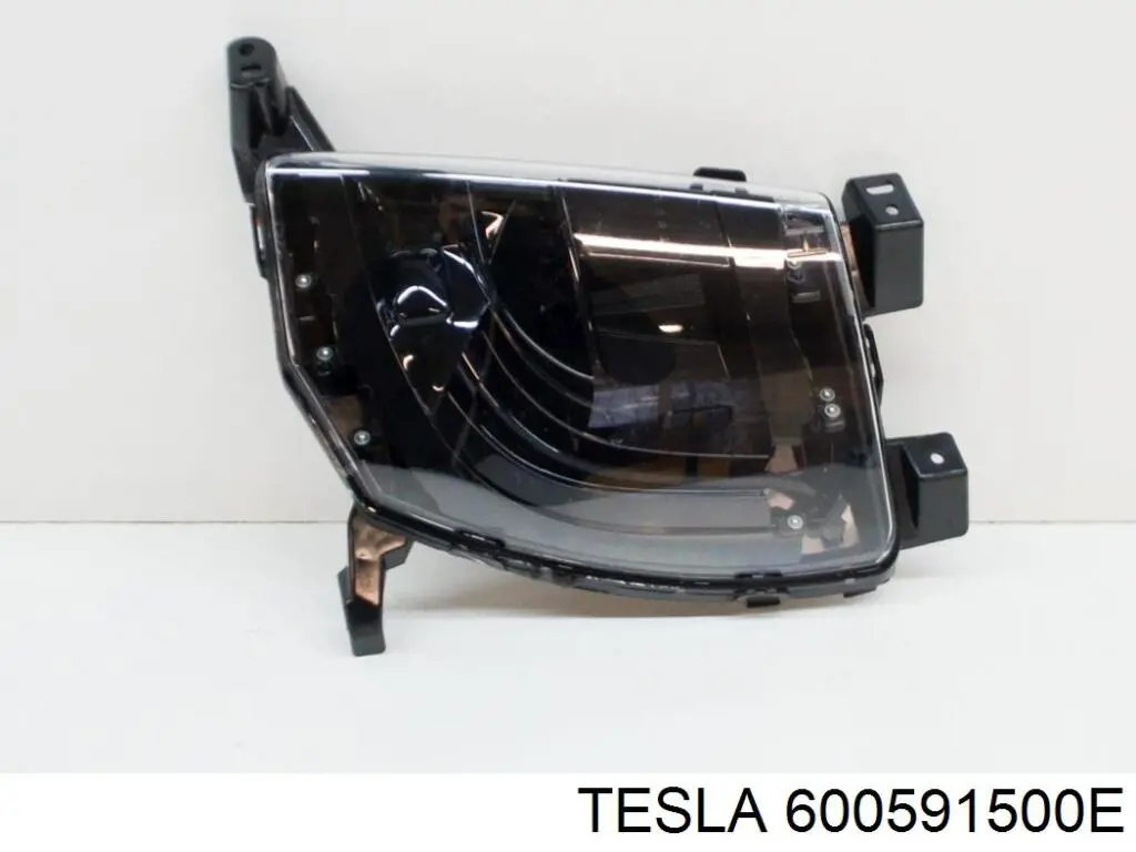 600591500E Tesla фара противотуманная левая