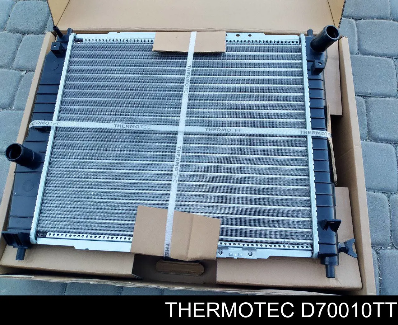 Радиатор охлаждения Thermotec D70010TT