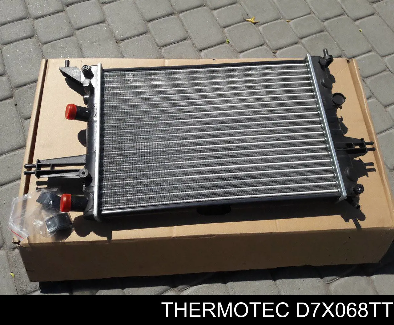 Радиатор D7X068TT Thermotec