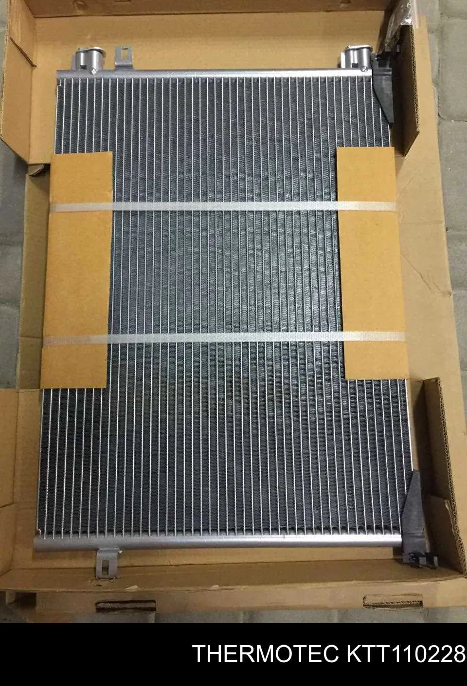 Радиатор кондиционера KTT110228 Thermotec