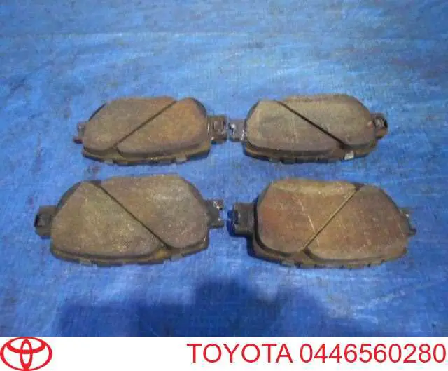 Передние тормозные колодки 0446560280 Toyota