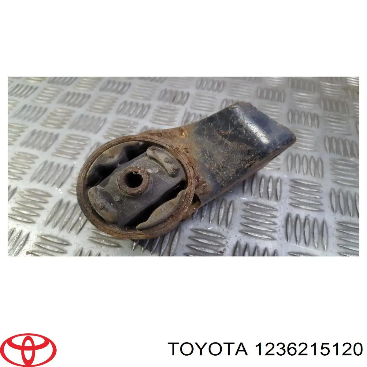 1236215120 Toyota Подушка (опора) двигателя левая (сайлентблок)