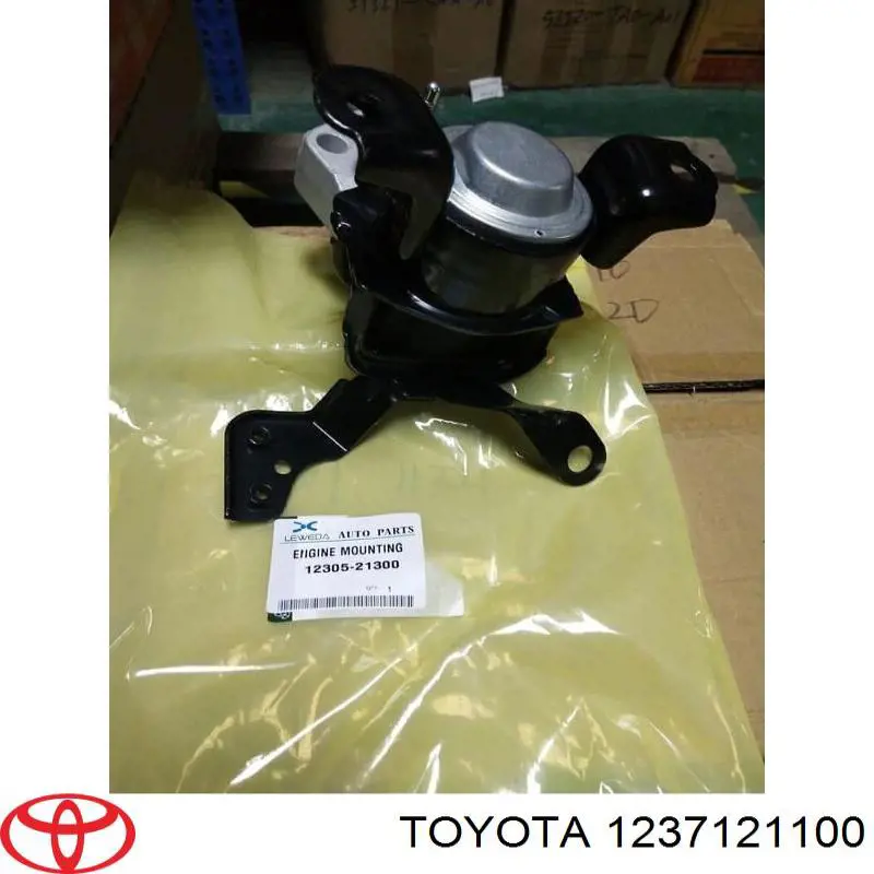 Подушка двигателя Toyota 1237121100