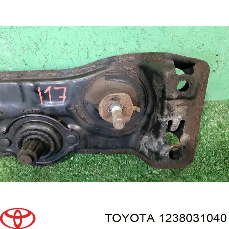 1238031040 Toyota Задняя подушка двигателя