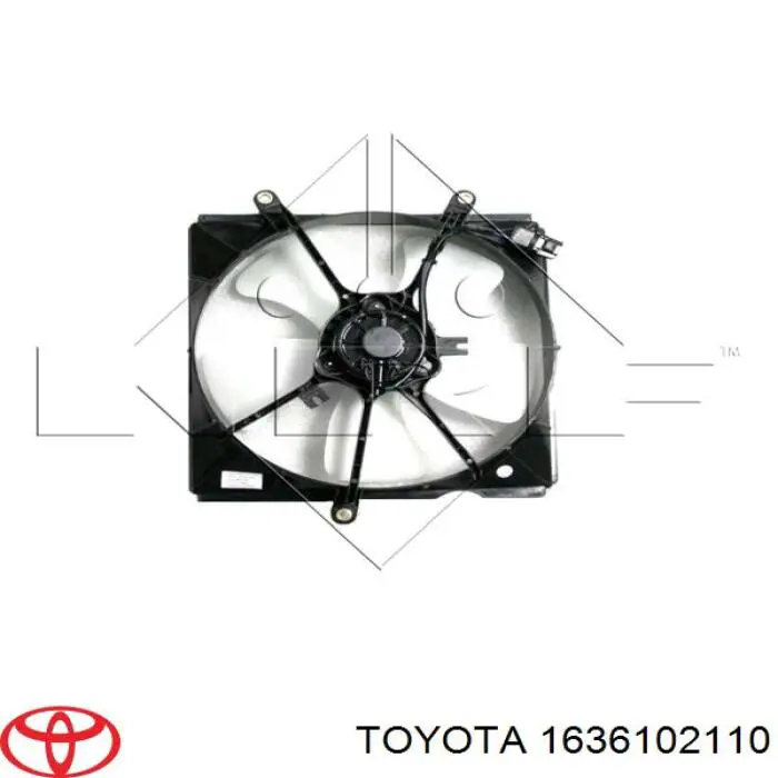 1636102110 Toyota диффузор радиатора охлаждения, в сборе с мотором и крыльчаткой