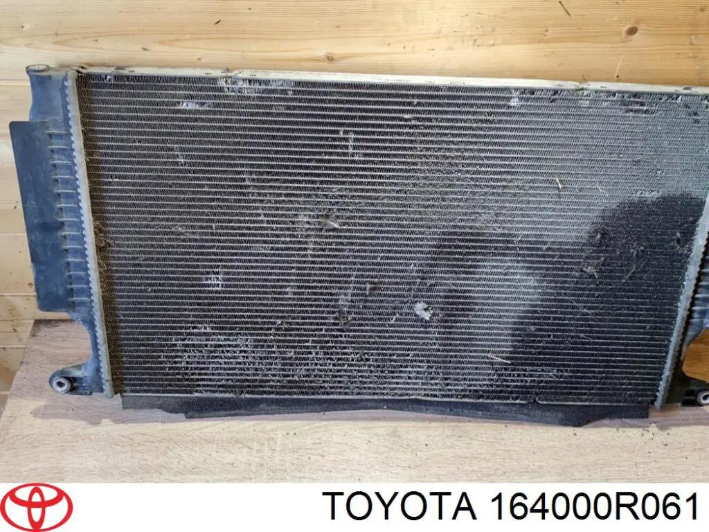 Радиатор 164000R061 Toyota