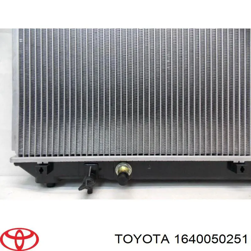 Радиатор 1640050251 Toyota