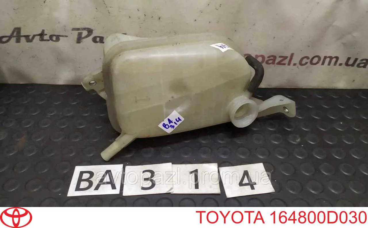 Бачок системы охлаждения расширительный на Toyota Avensis T27