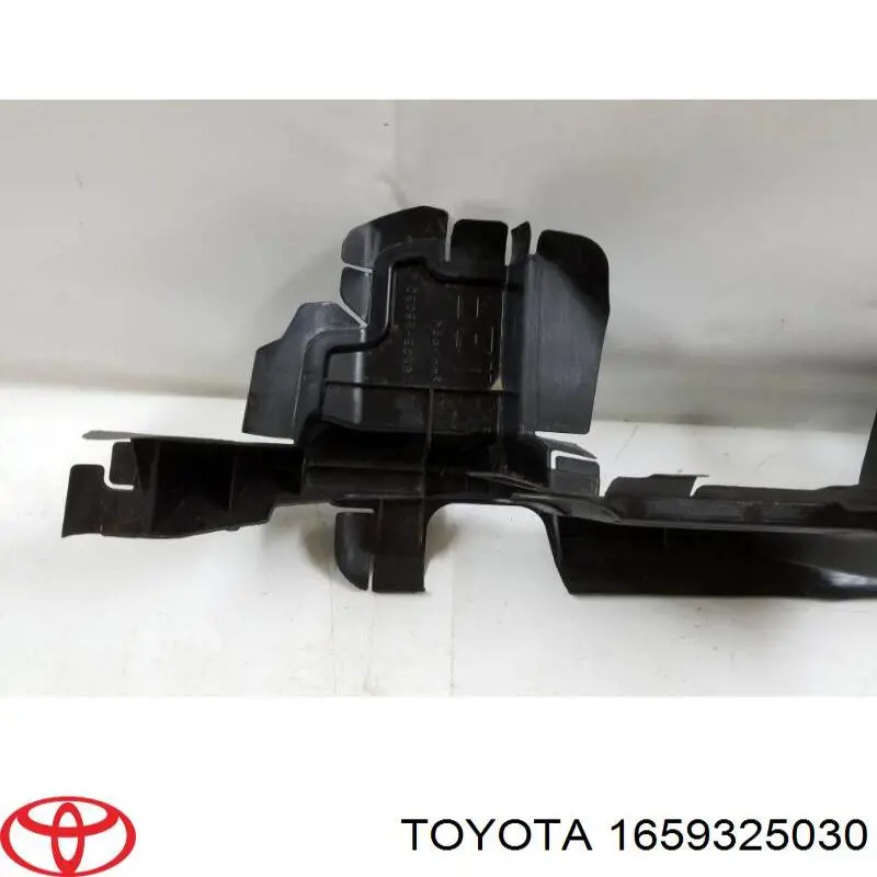 Воздуховод (дефлектор) радиатора правый Toyota 1659325030