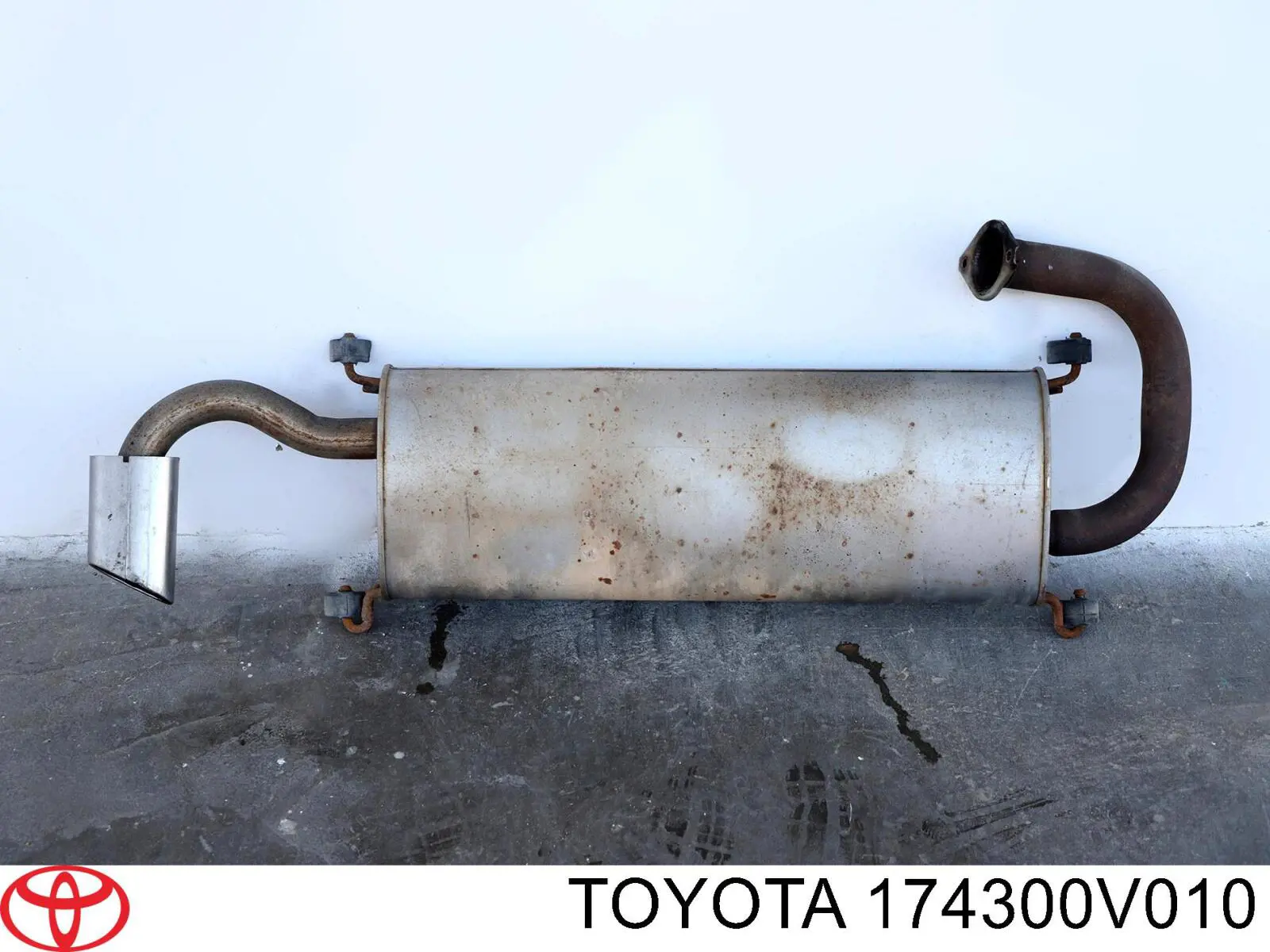 174300V010 Toyota Выхлопная труба
