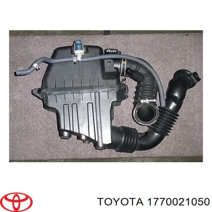 1770021050 Toyota воздушный фильтр