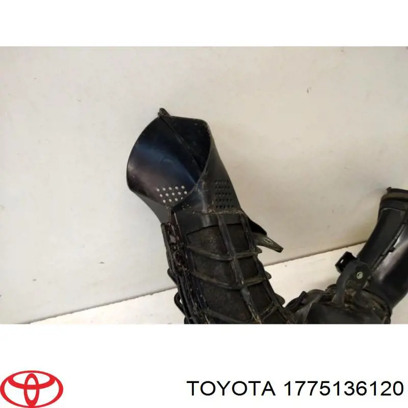1775136120 Toyota Резонатор воздушного фильтра