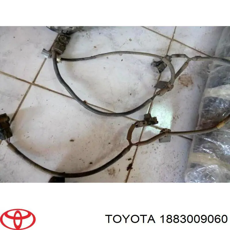 Датчик сигнализации парковки (парктроник) задний боковой на Toyota Land Cruiser J12