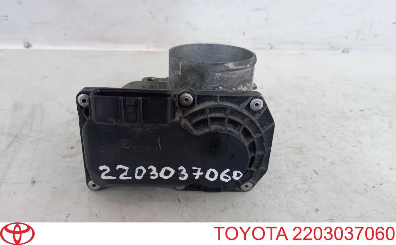 Дроссельная заслонка 2203037060 Toyota