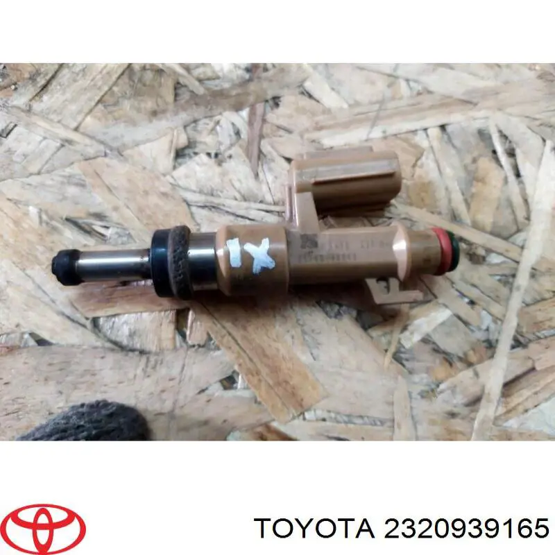 Форсунка вприску палива 2320939165 Toyota