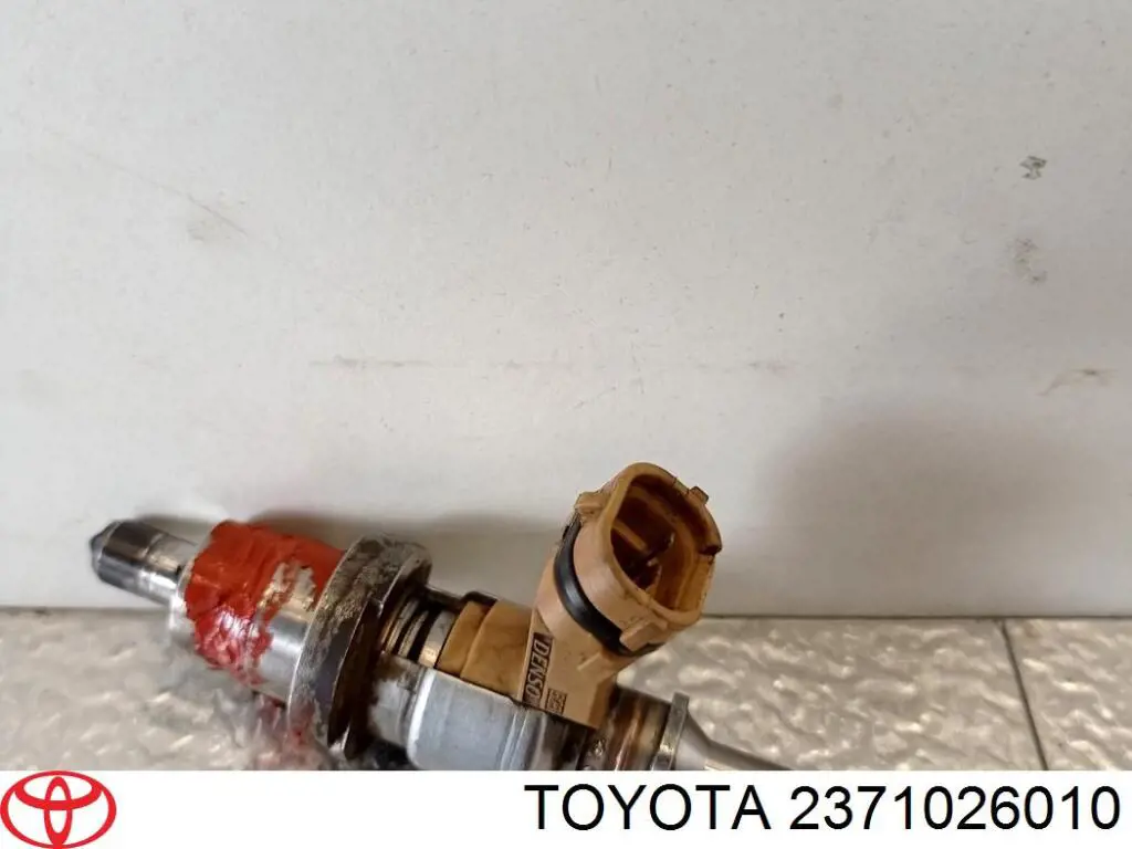 Regulador de presión de combustible, rampa de inyectores 2371026010 Toyota