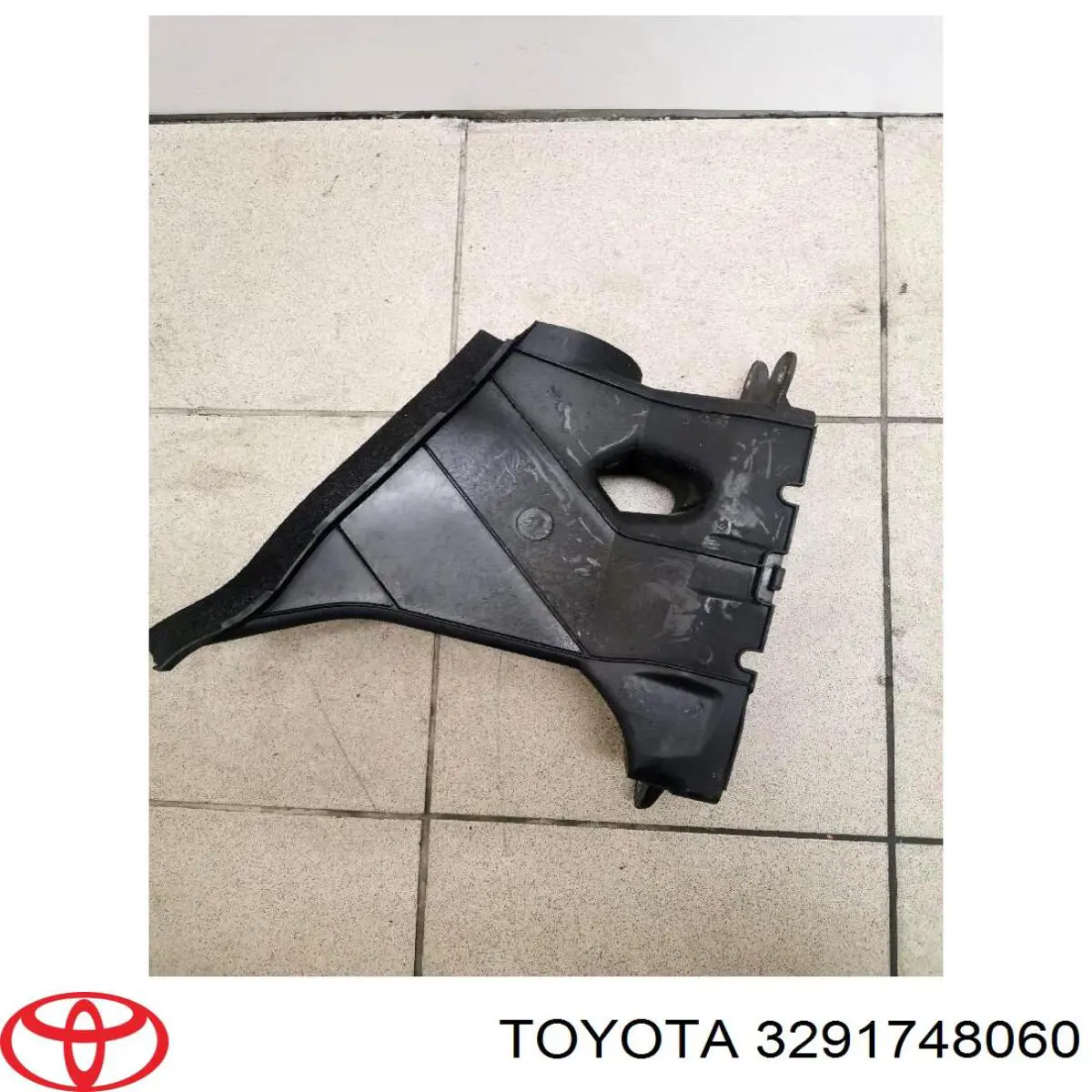 3291748060 Toyota Диффузор радиатора АКПП