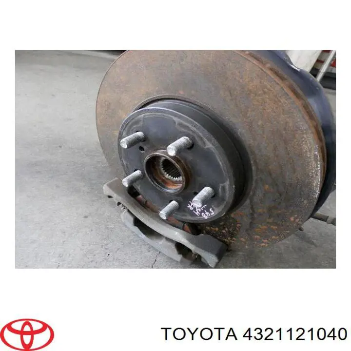 4321121040 Toyota Цапфа - поворотный кулак передний, правый