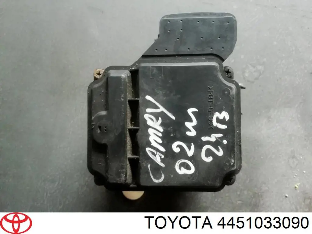 Блок управления АБС (ABS) гидравлический на Toyota Camry V30