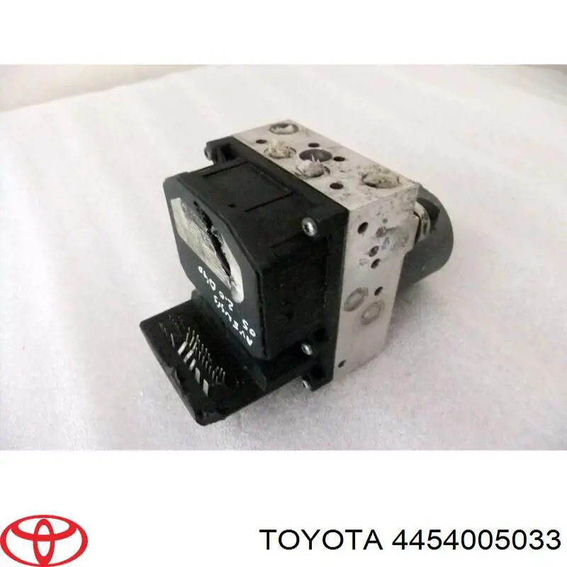 4454005033 Toyota Блок ABS гидравлический