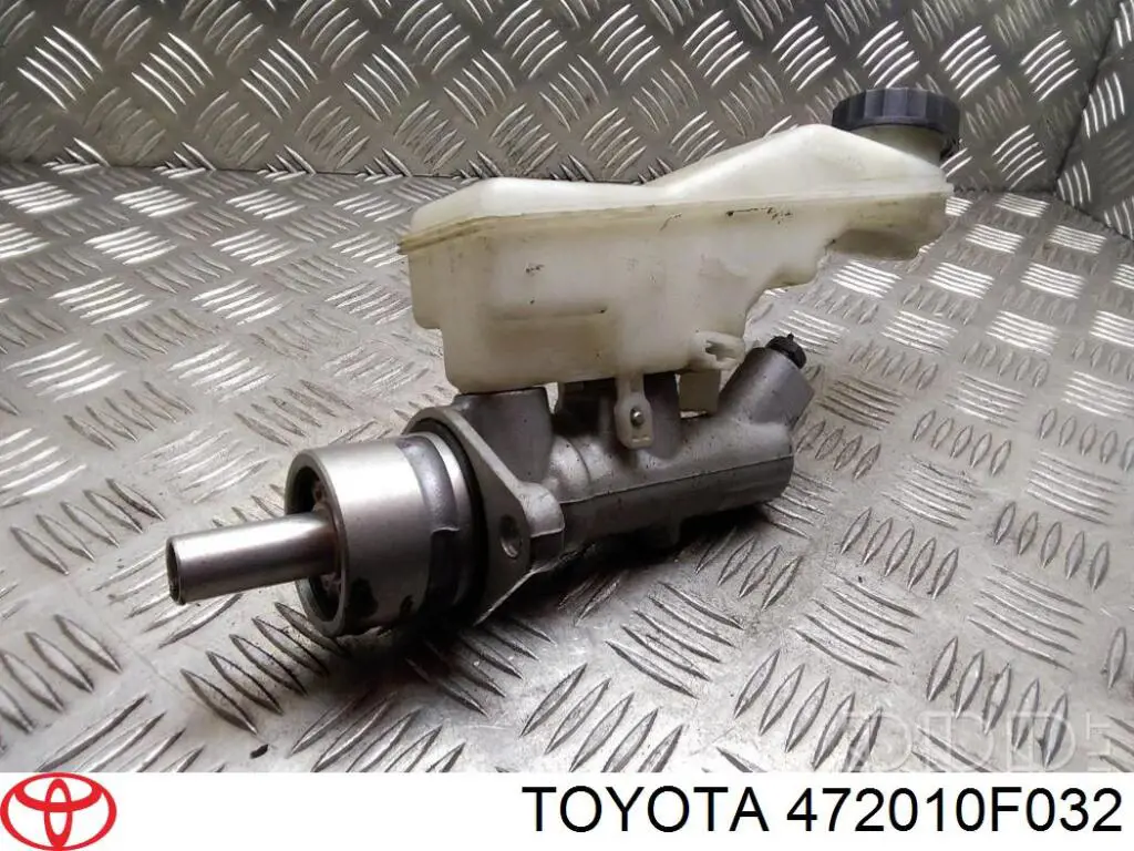 Главный тормозной цилиндр 472010F032 Toyota