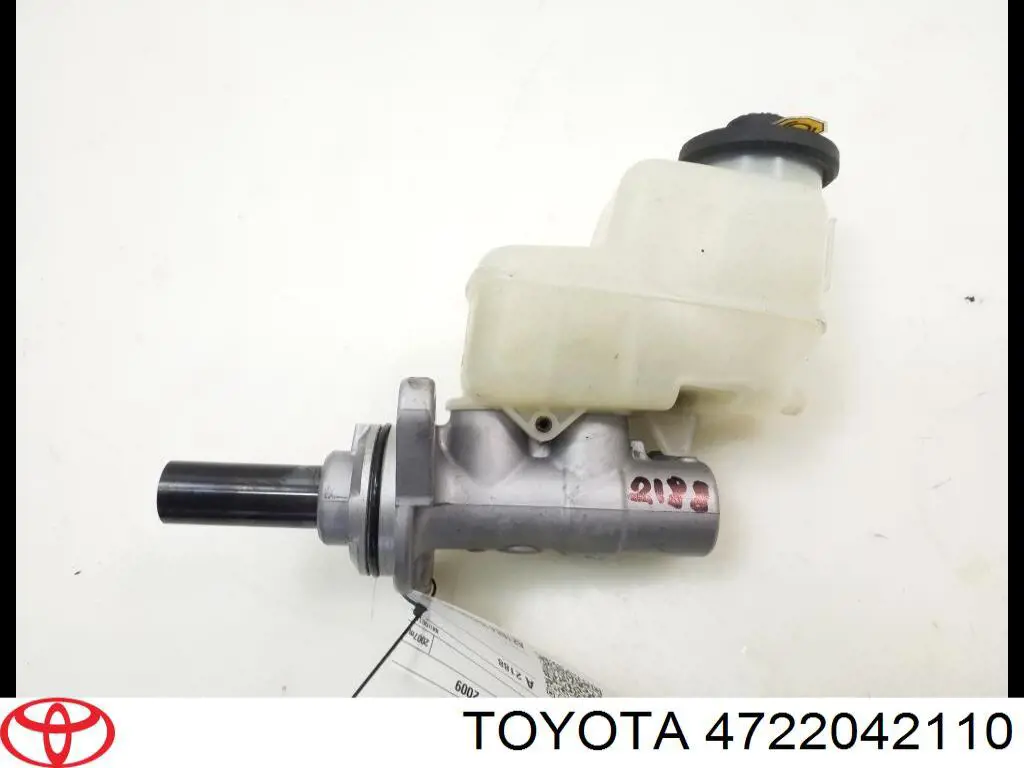 Бачок главного цилиндра сцепления на Toyota RAV4 IV 