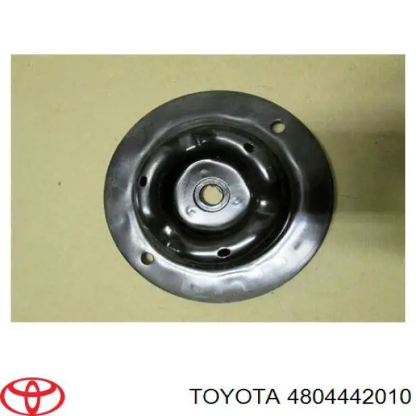 Тарелка передней пружины верхняя металлическая на Toyota Auris UKP 