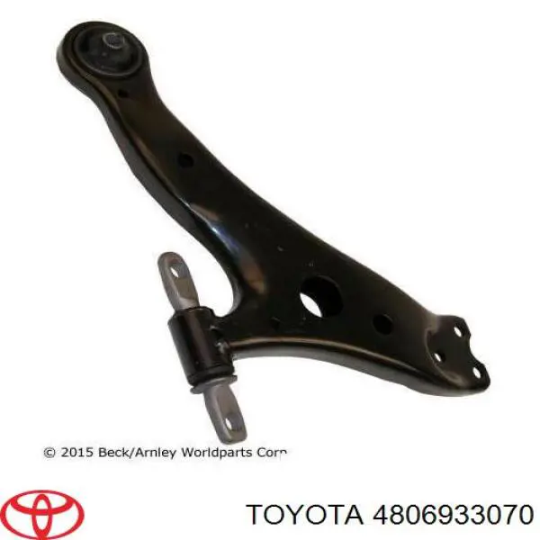 Рычаг передний нижний левый Toyota 4806933070