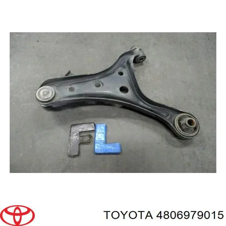 4806979015 Toyota Рычаг передней подвески нижний левый