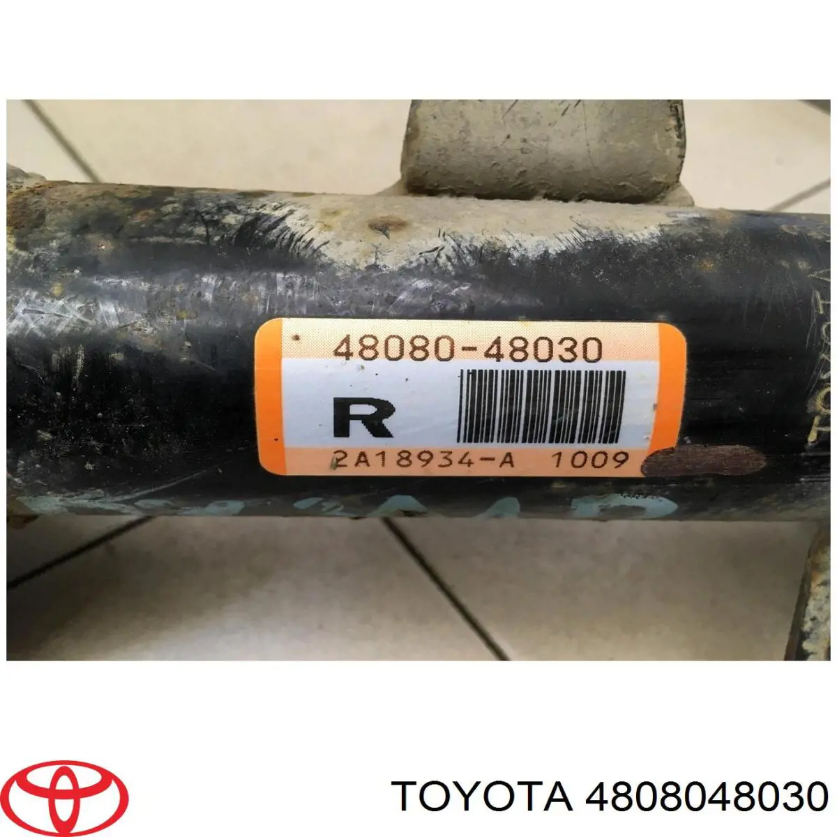 Задний правый амортизатор Toyota 4808048030