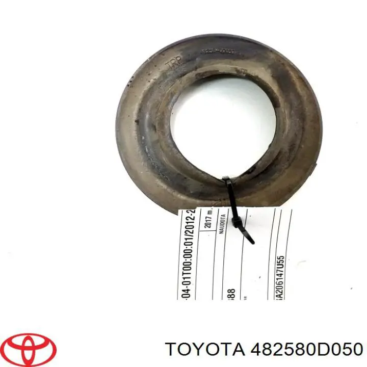 482580D050 Toyota espaçador (anel de borracha da mola traseira inferior)